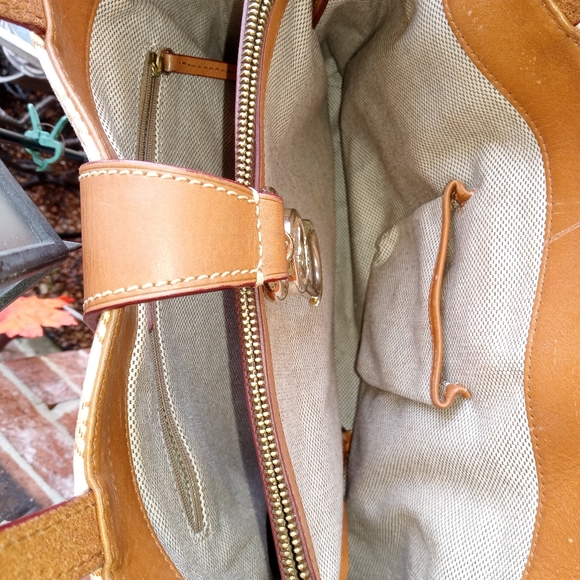 LADIES LARGE HANDBAG BY DOONEY & BOURKE - Picture 2 of 5